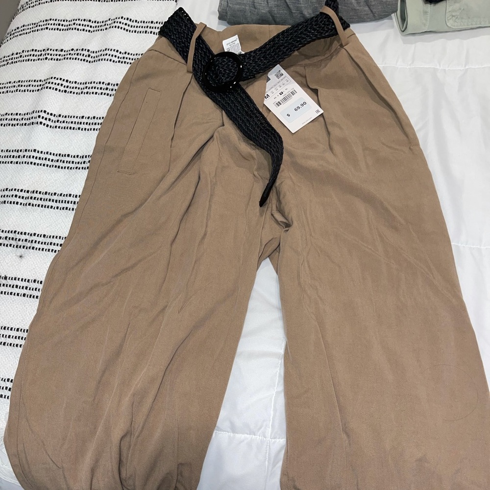 Zara belted pant. Size medium. New with tags.